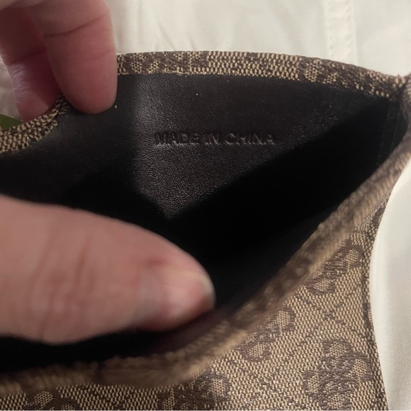 Guess Factory Signature 4-G Logo Tablet Sleeve/Case 8x10” - Picture 4 of 6